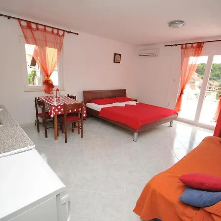 Miranda Apartment *