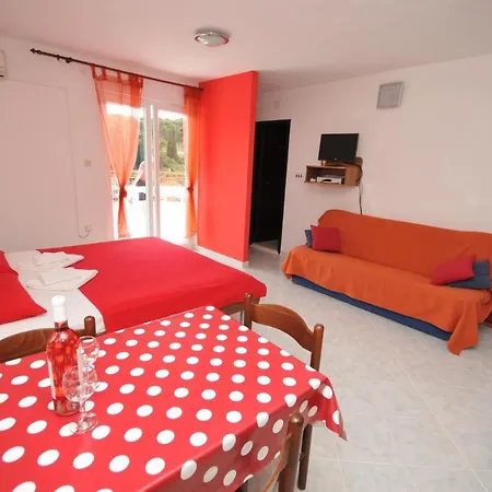 Miranda Apartment *